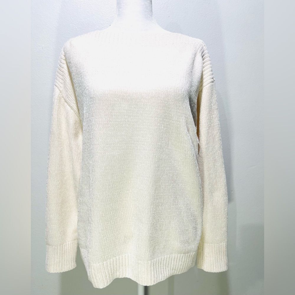 Tommy Bahama Sweater Classic closet staple Casual women’s L